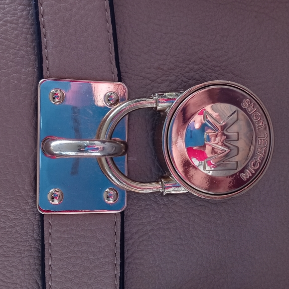 MICHAEL KORS HAMILTON ZIP CLOSER SATCHEL - Picture 2 of 11